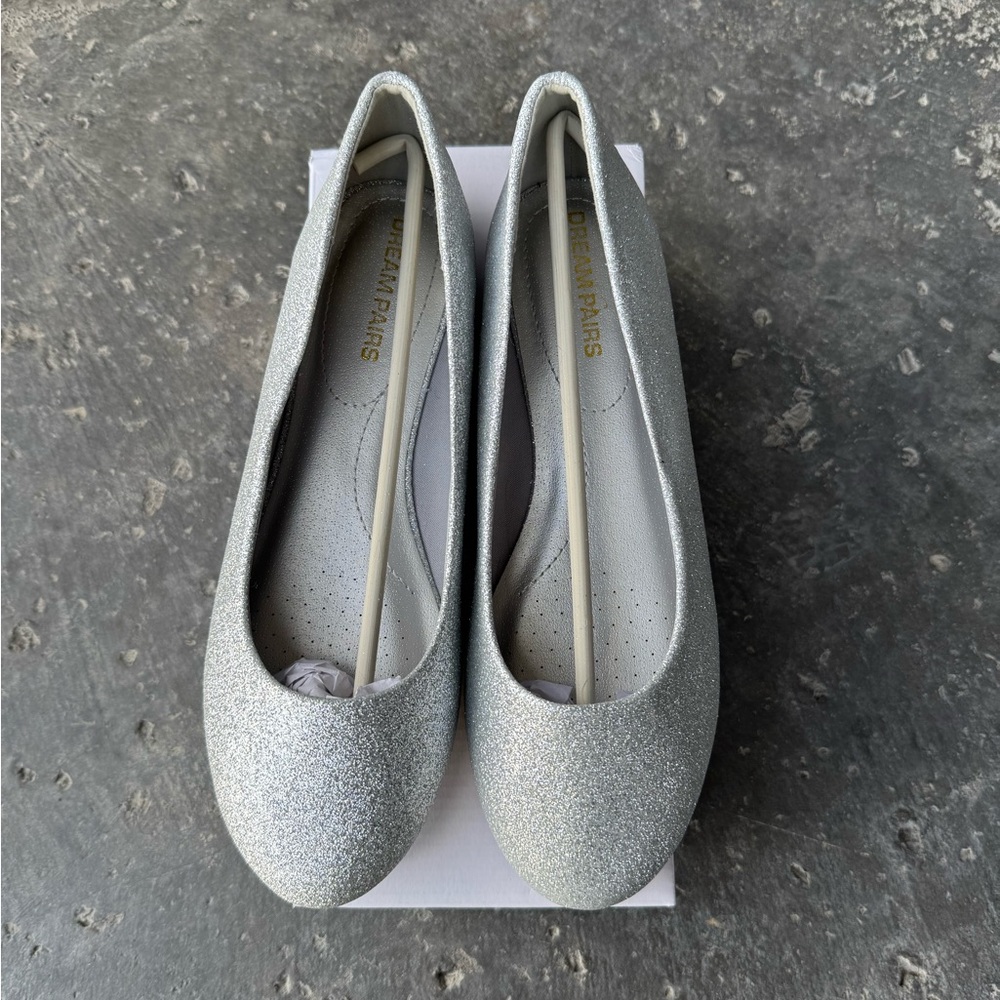 Dream Pairs Women’s Silver Flats Size 11